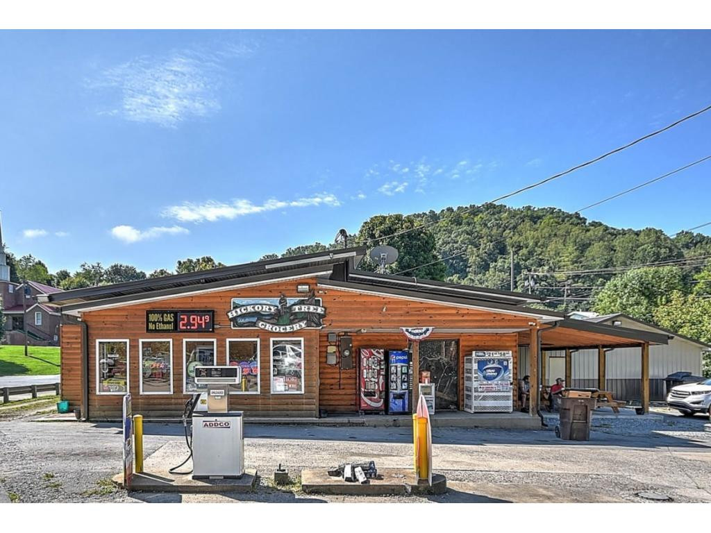 Hickory Tree Grocery Photo 4