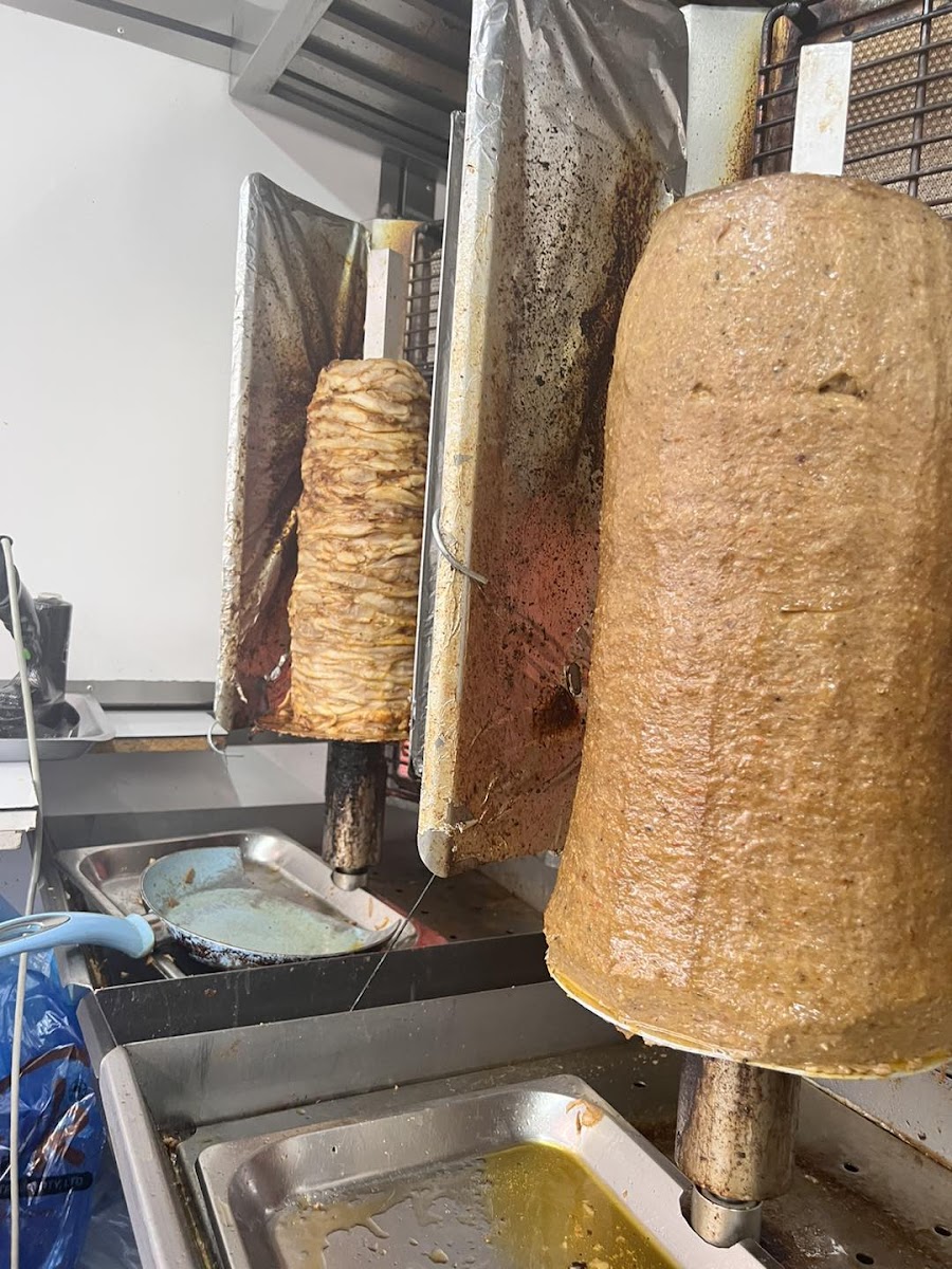 Ozy's Kebab Van Photo 4