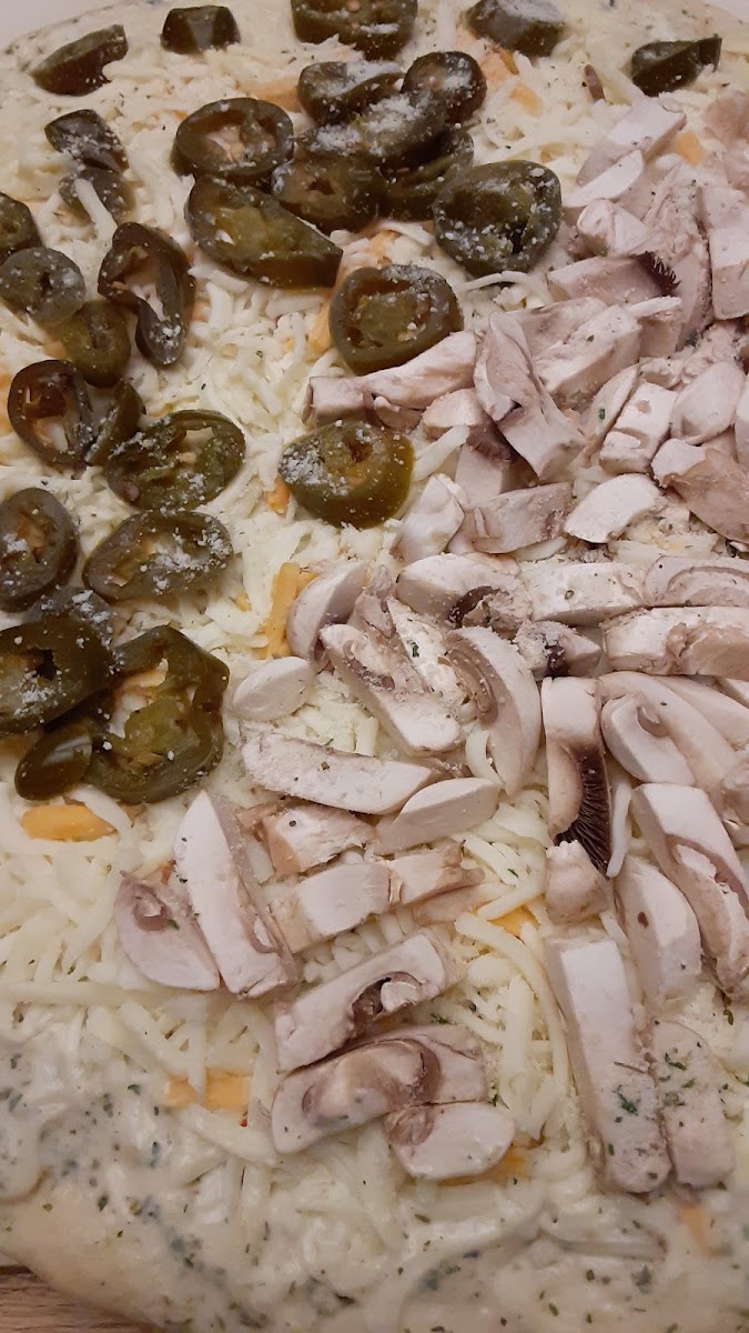 Leonardi's Pizza Photo 6