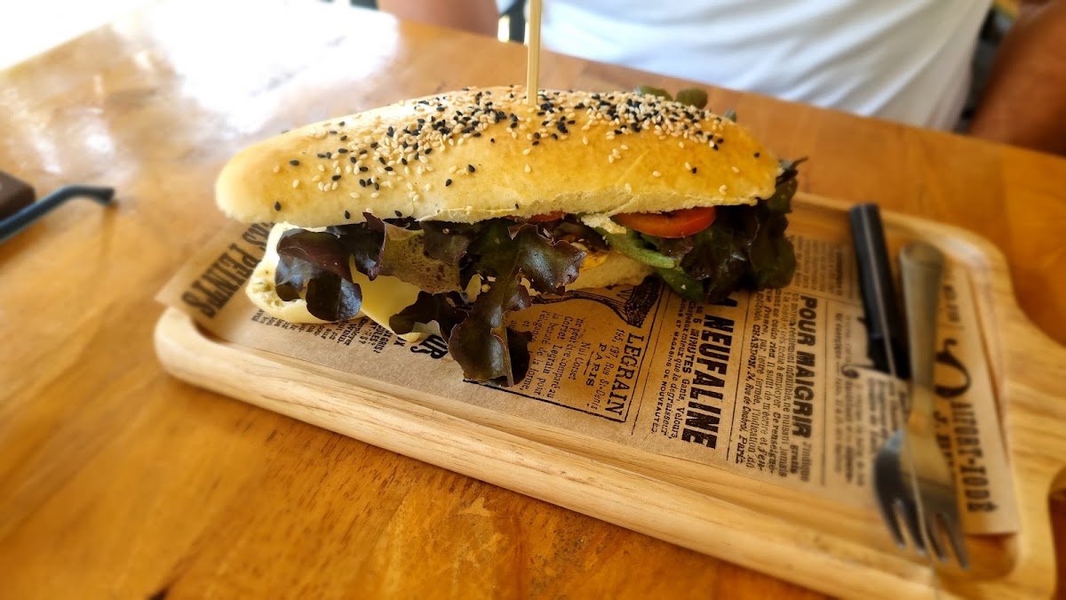 Kood Vibes Bakery & Restaurant Photo 9