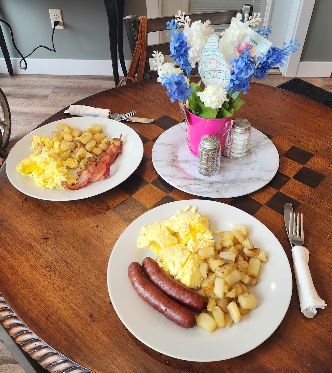Boots and Lu's Cafe Photo 5