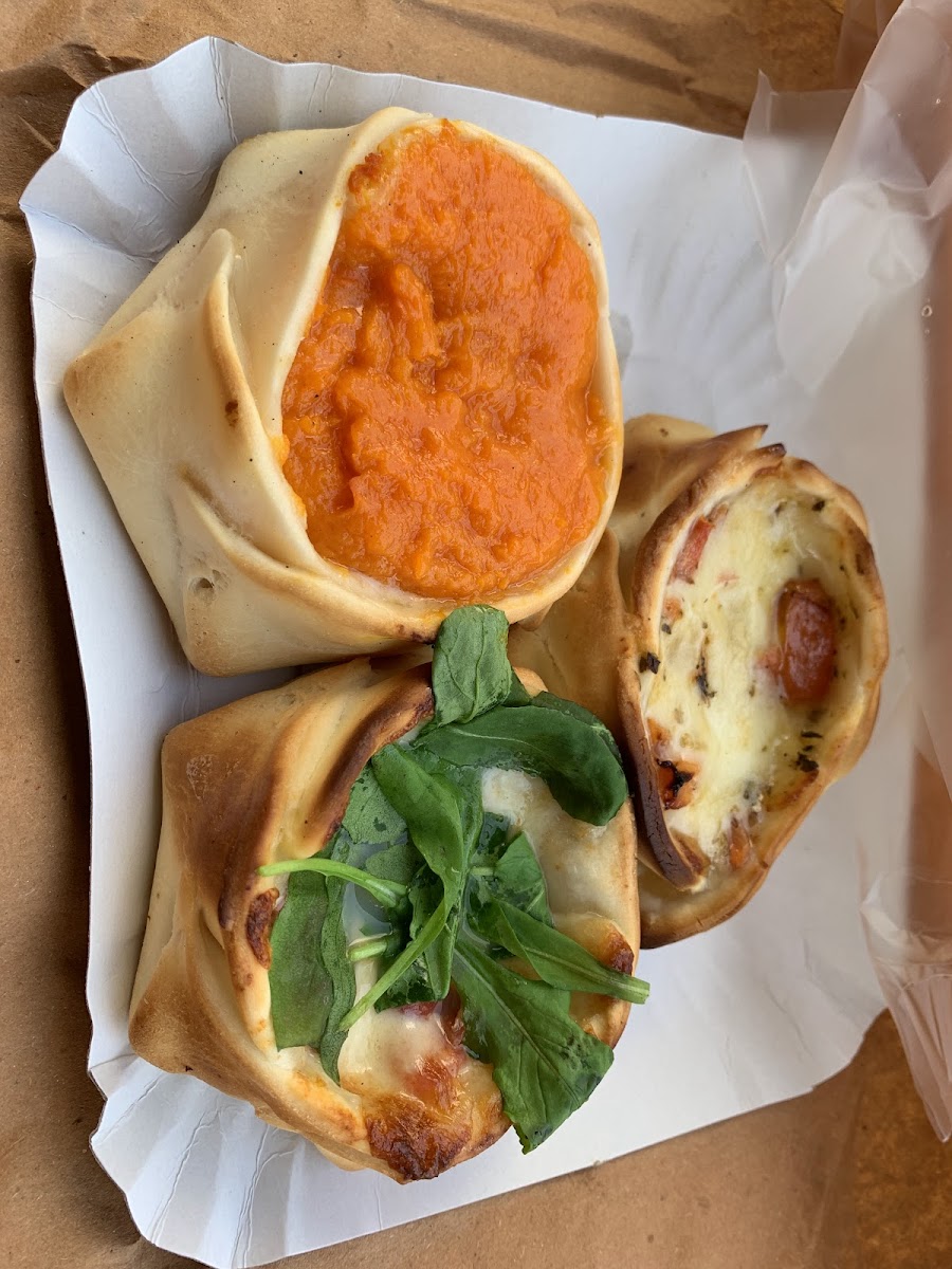 Avanti Tigre Pizza a la Piedra y Empanadas Photo 10