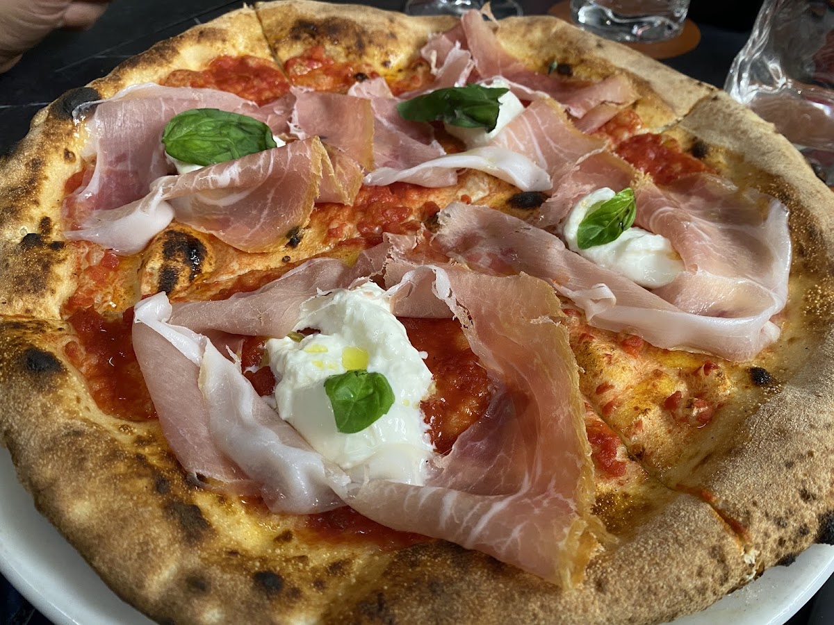 Gardenia Pizzeria Photo 4