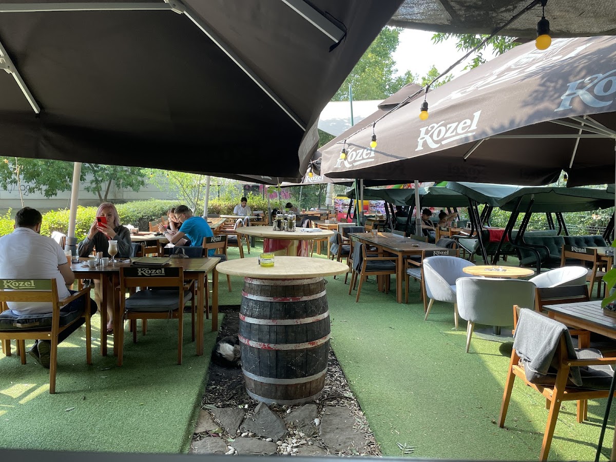 OPEN BAR & RESTAURANT