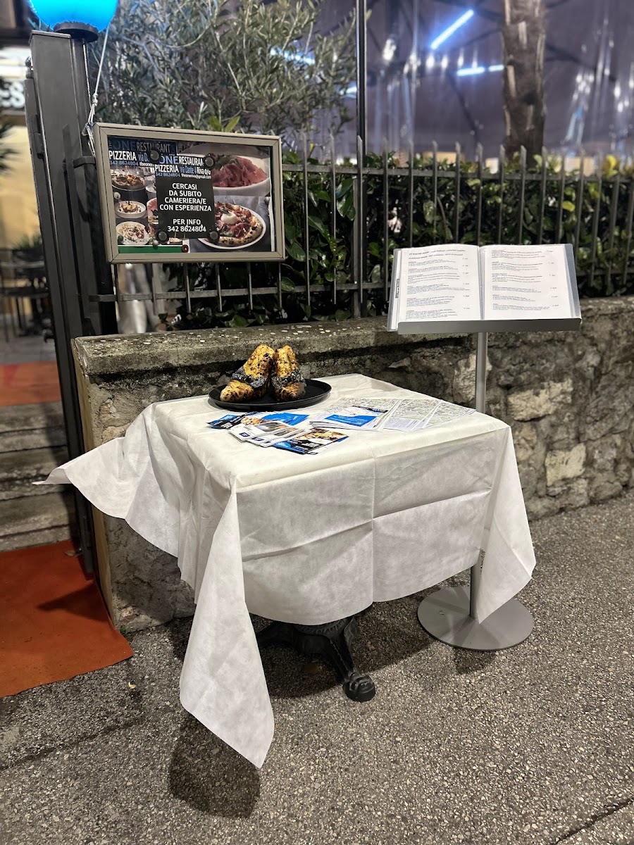 The One - Restaurant Cafè