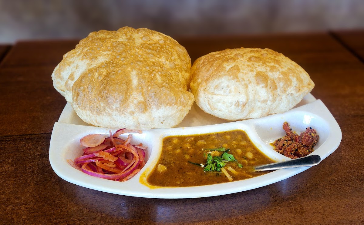 V for Vegetarian by Brabham Indian Market Photo 5