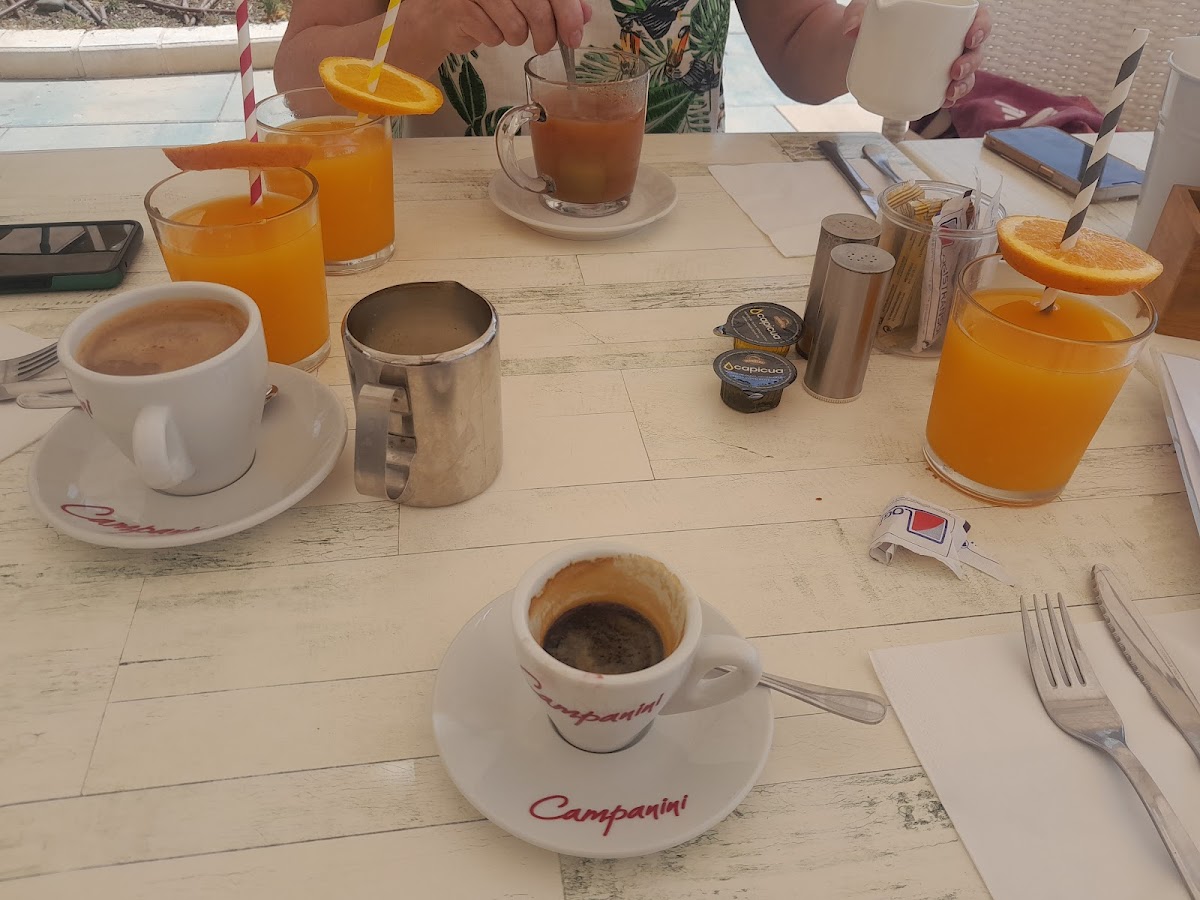 Sem's Cafetaria Photo 9