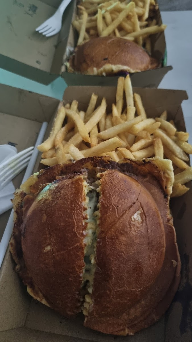 Turtle Burgers Photo 9