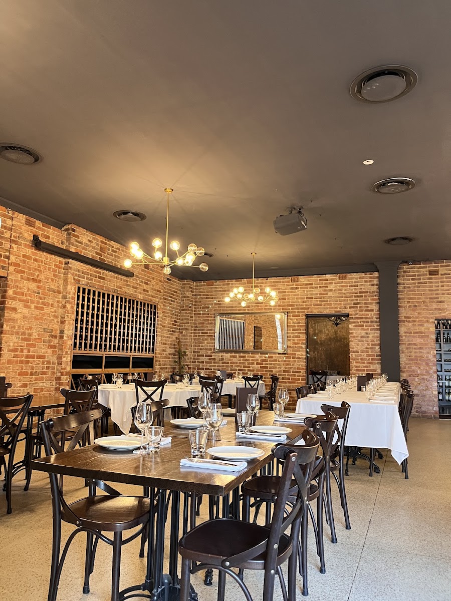 Sneaky's Restaurant Photo 3