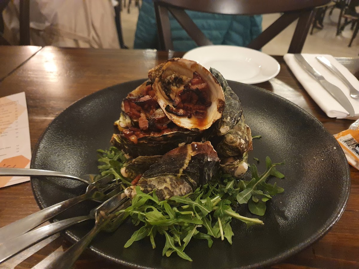 Sneaky's Restaurant Photo 8