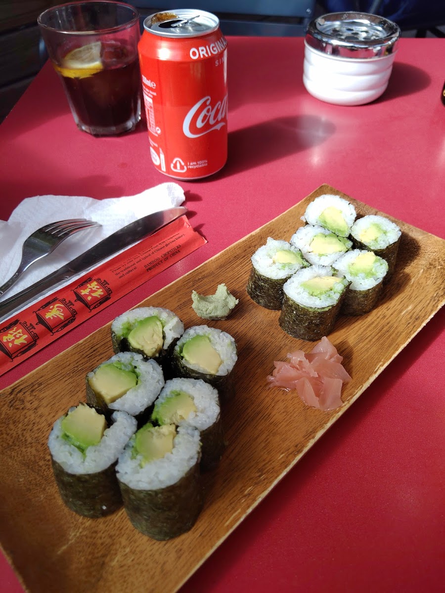 OISHI SUSHI Photo 6