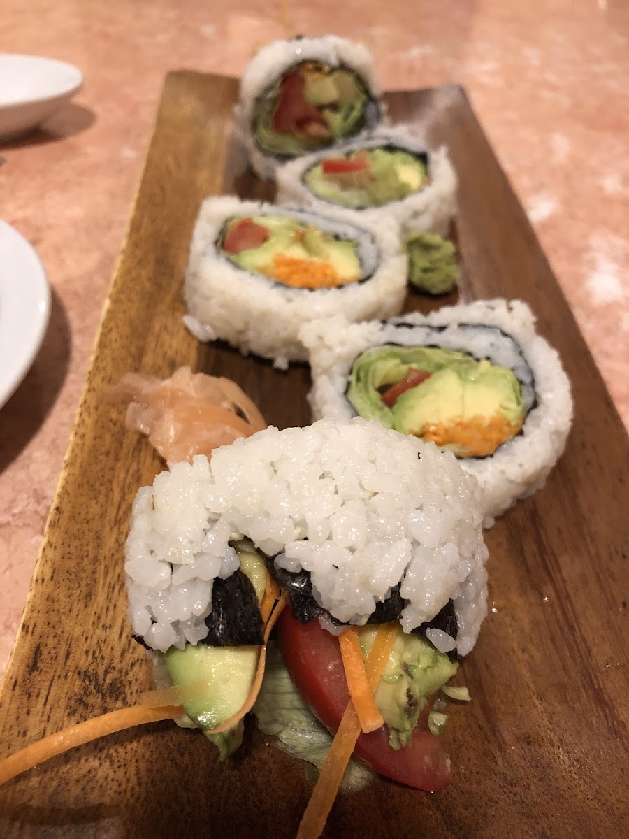 OISHI SUSHI Photo 8