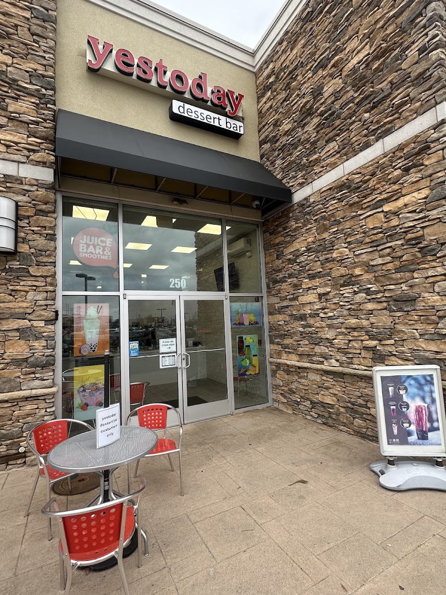 Yestoday Dessert Bar Photo 4