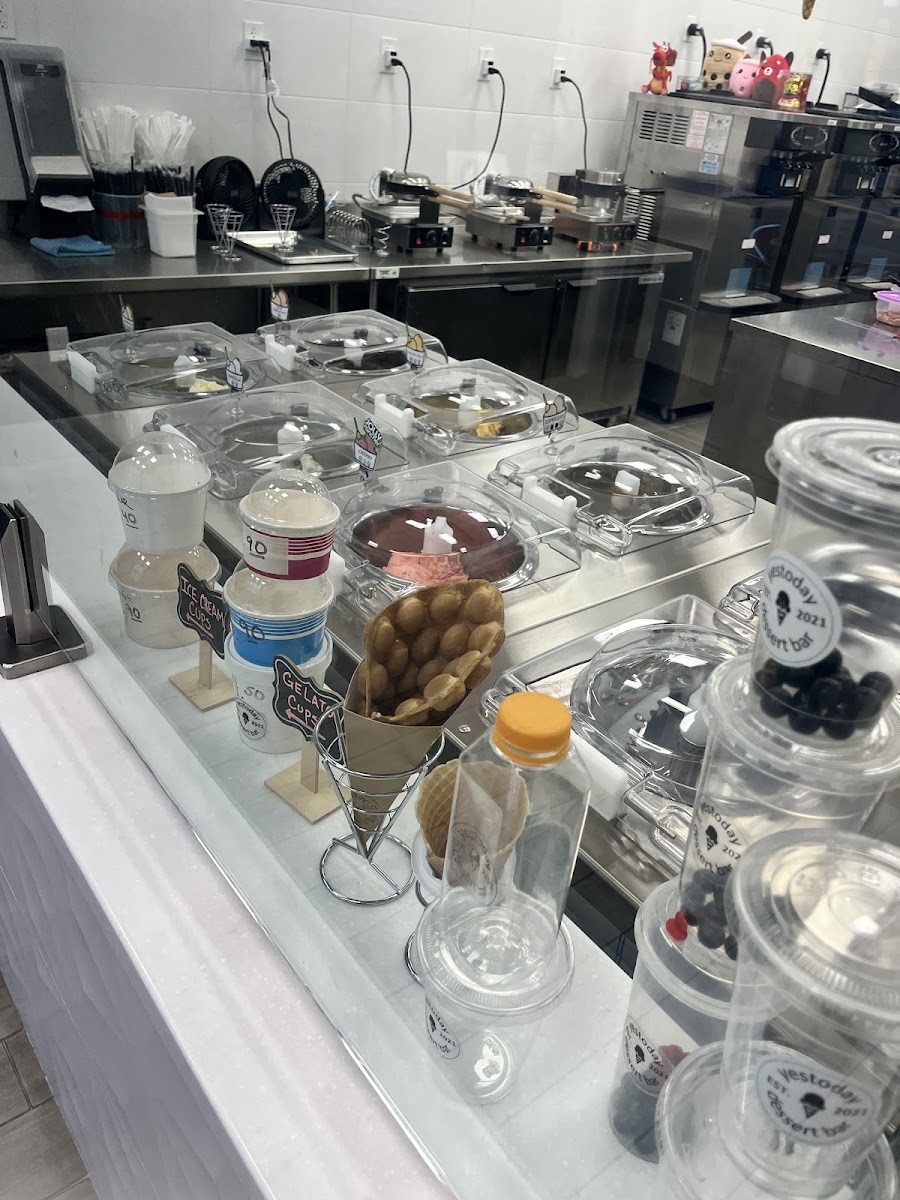 Yestoday Dessert Bar Photo 7