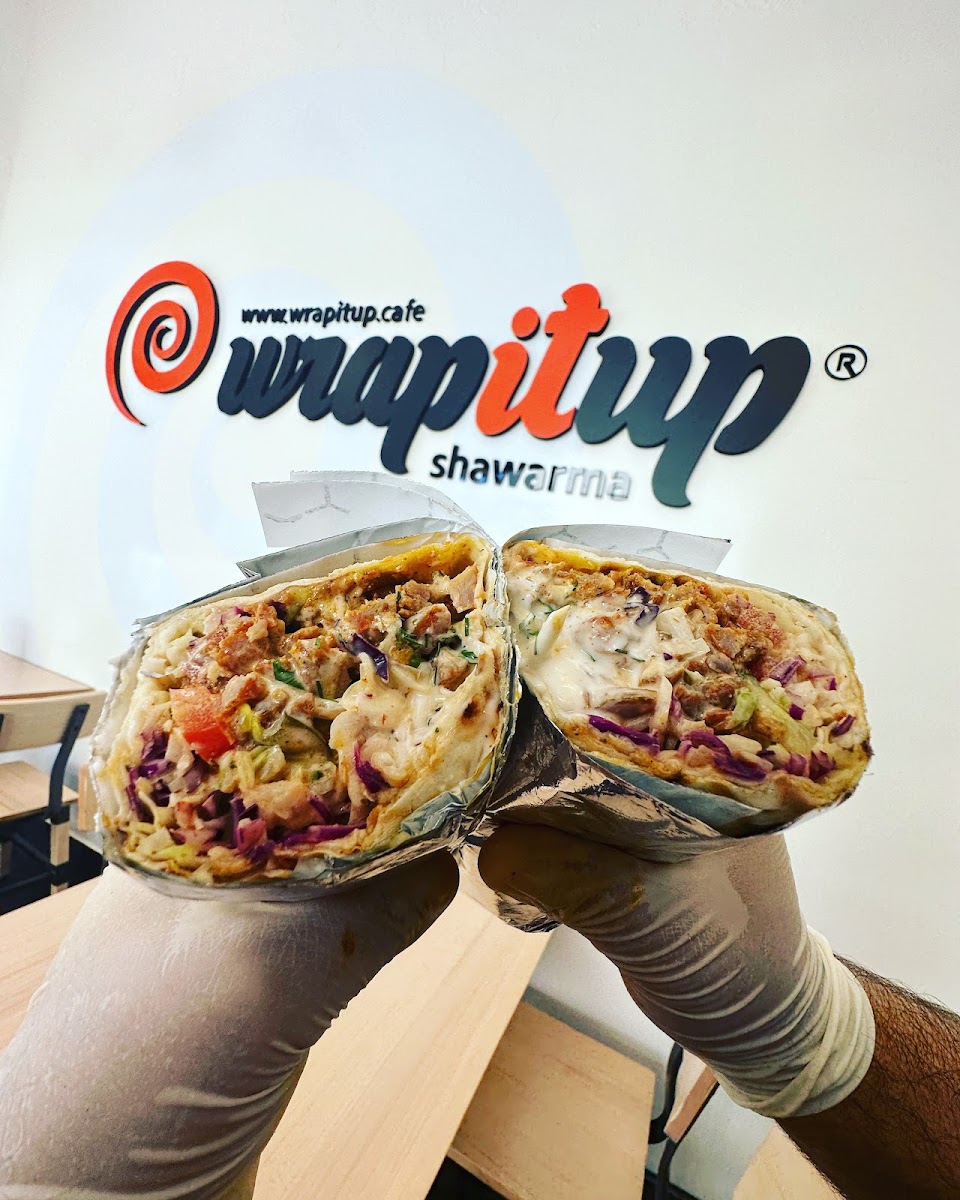 Wrap It Up Shawarma Photo 3