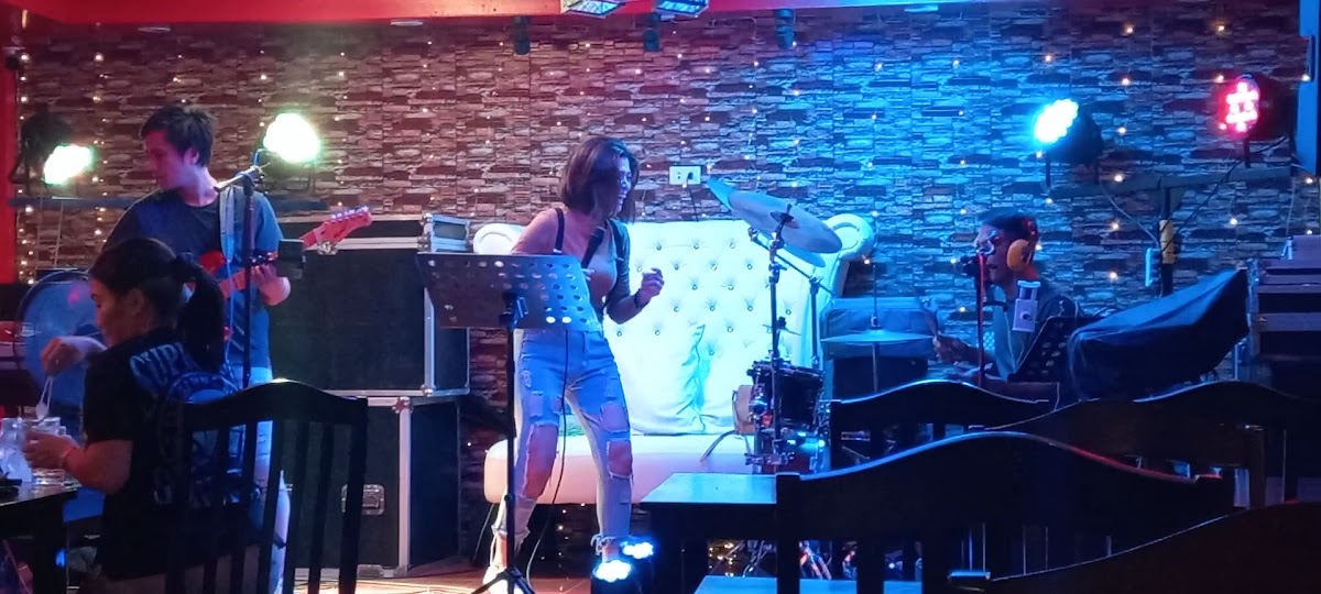Anilao Bayview CAFE & Resto Bar Photo 2