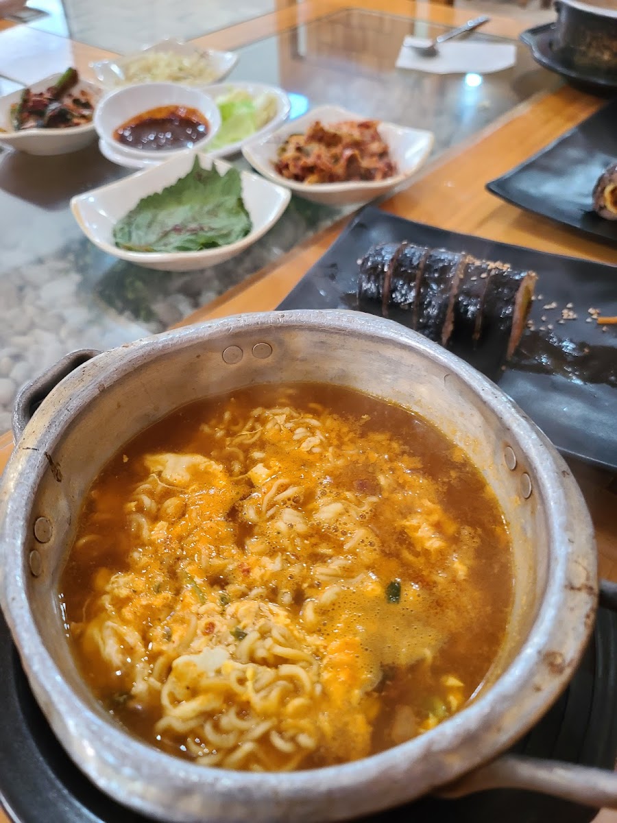 Mu Kung Hwa (무궁화)