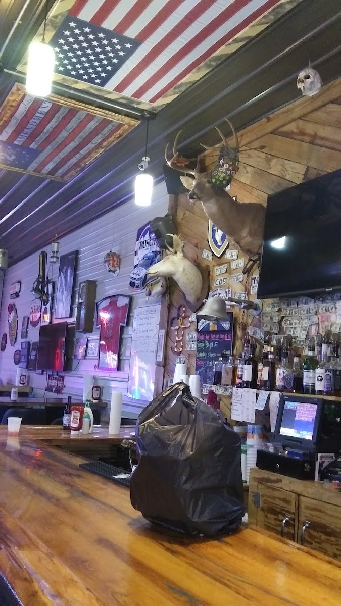 County 5 Bar & Grill