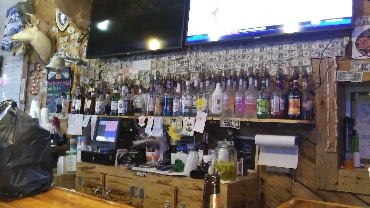County 5 Bar & Grill Photo 3
