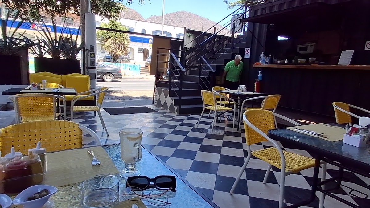 Cafe Cargo Photo 2