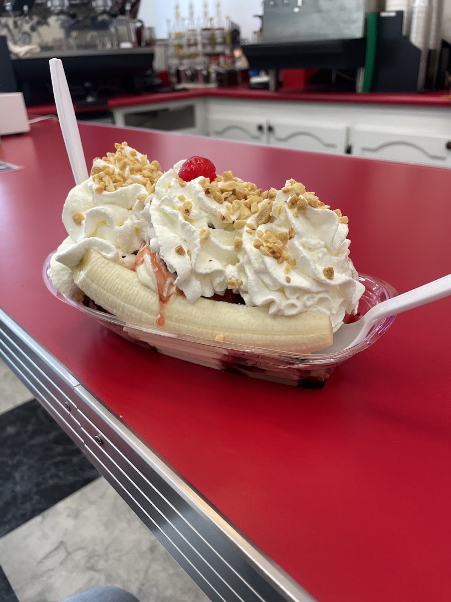 4th Street Ice Cream & Treats Photo 4