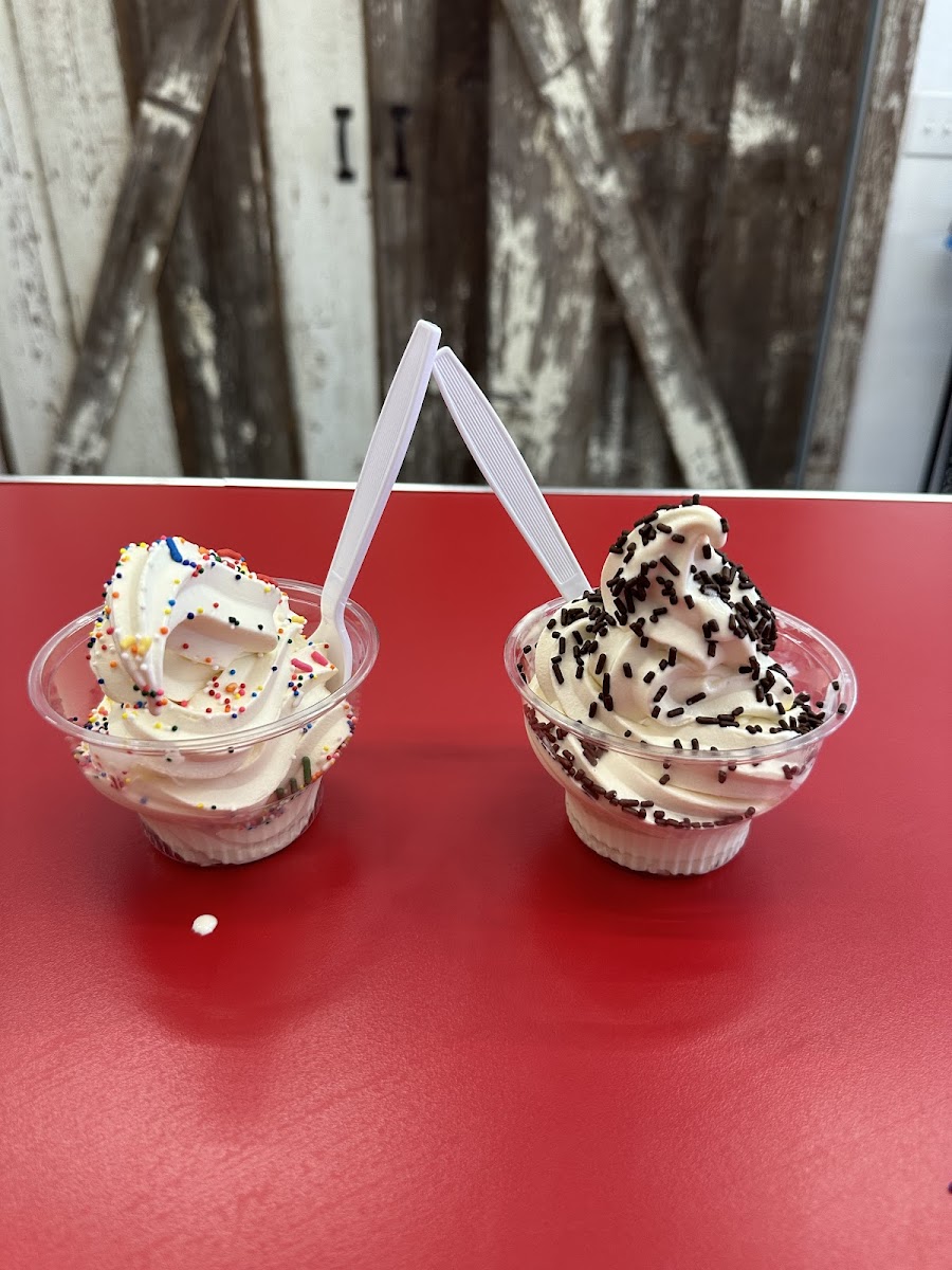 4th Street Ice Cream & Treats Photo 7