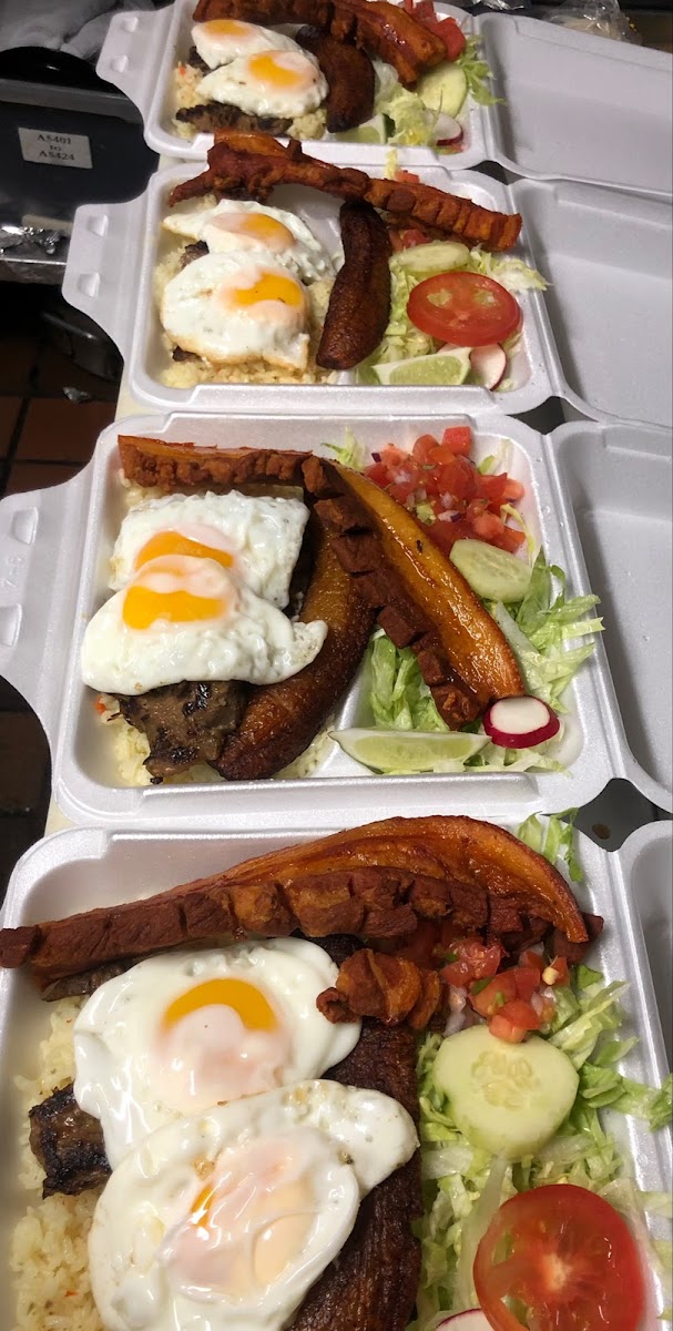 La Fania Bar & Grill Photo 4