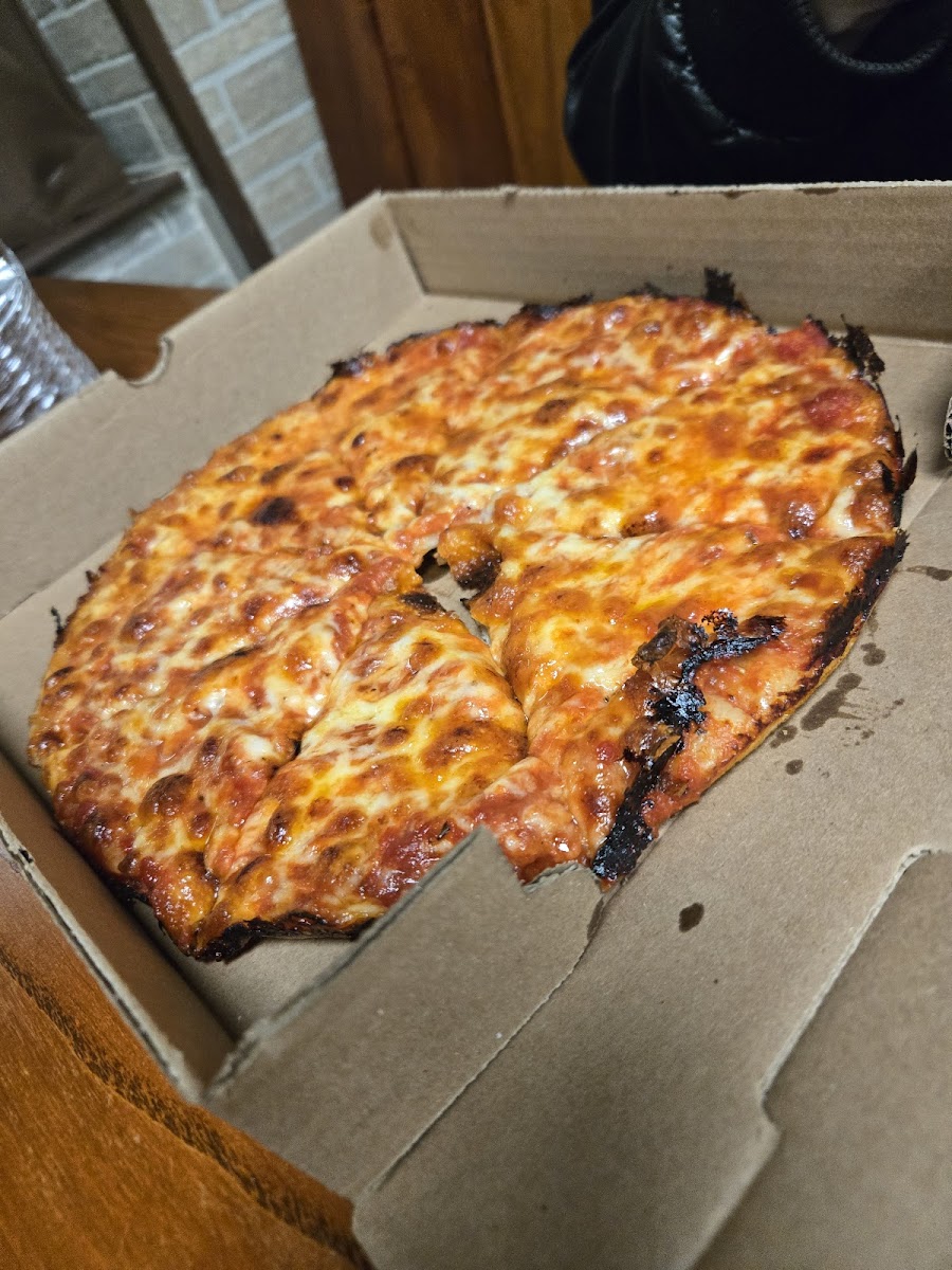 Alumni Pizza Quincy Photo 3