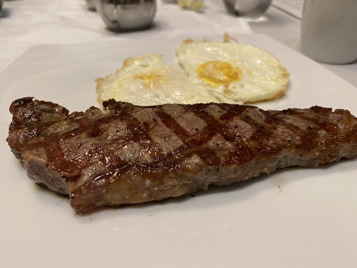 Farraddays Steakhouse Photo 4