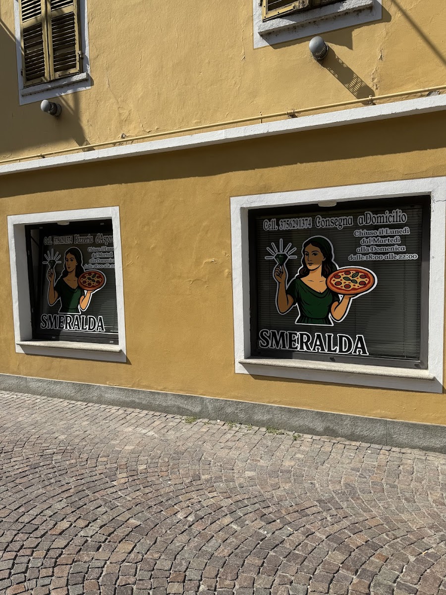 Pizzeria Smeralda Photo 3