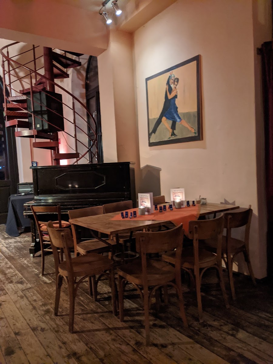 Café Basico Photo 2