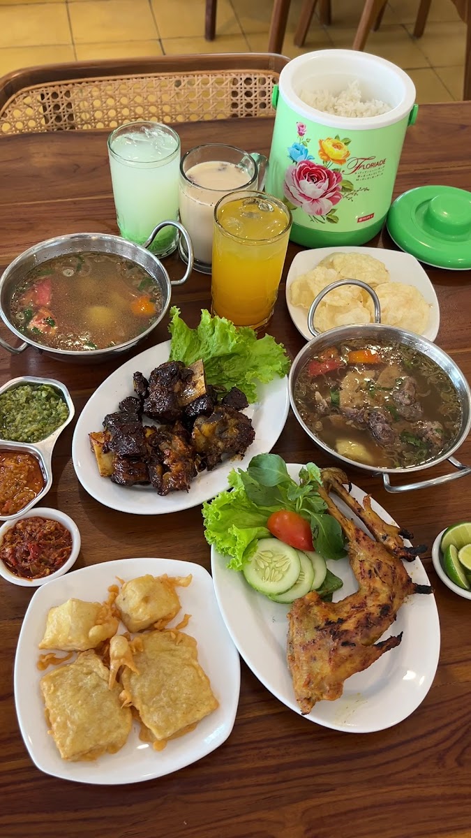 Sop Buntut Bu Menuk 3 (Jalan Godean) Photo 2