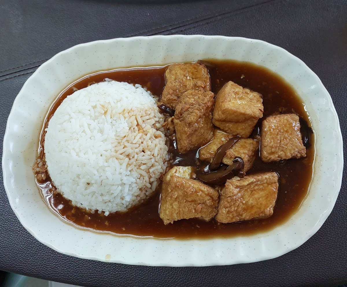 Lc Vegetarian and Organic Mart Photo 6