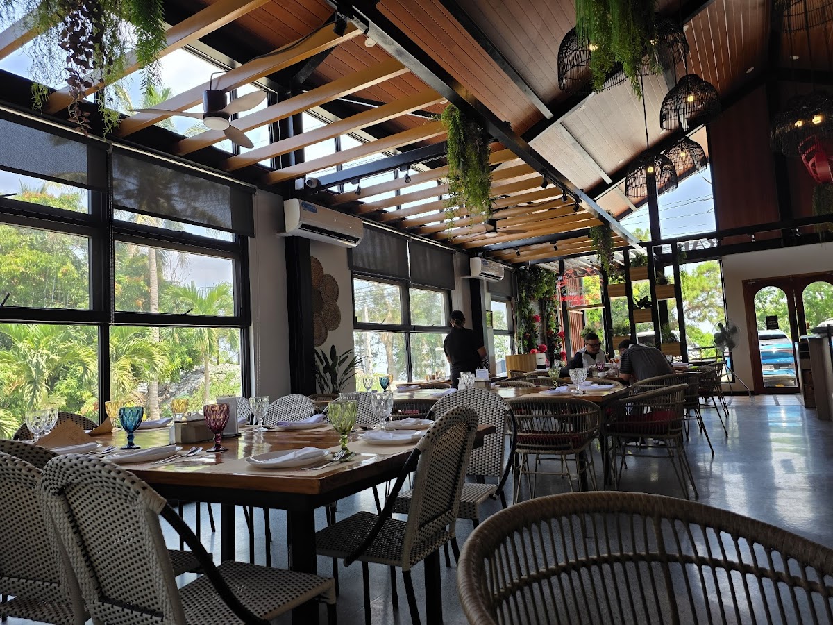 Highland's Crab Restaurant Photo 7
