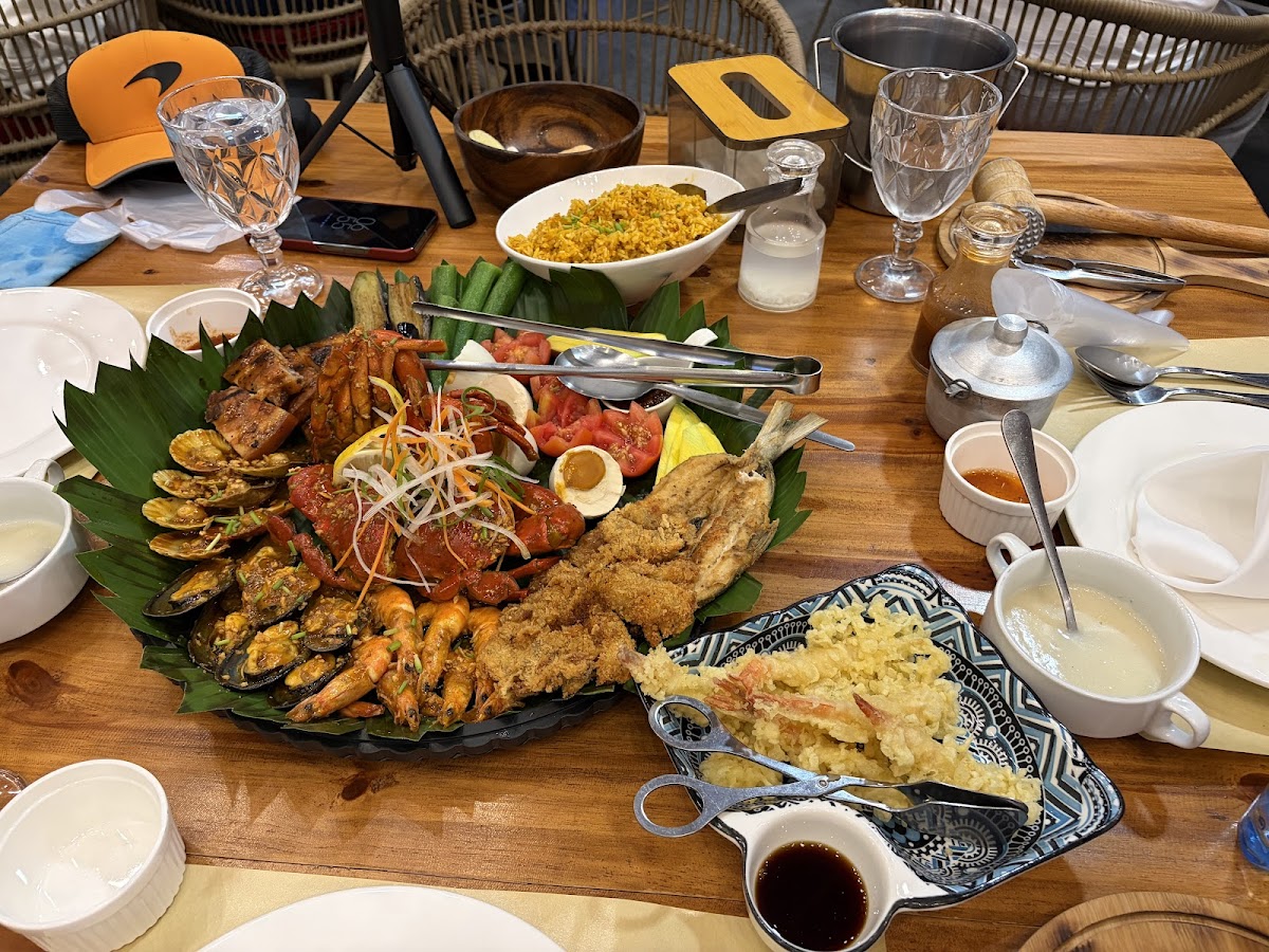 Highland's Crab Restaurant Photo 8