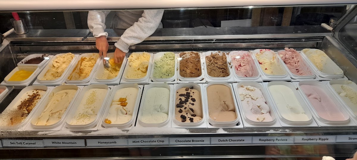 Bobby's Ice Cream Parlour Photo 7