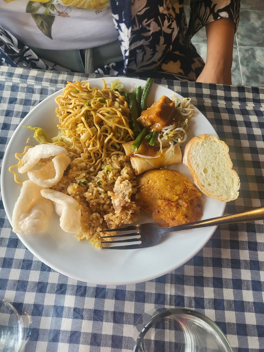 Mentari Restoran ᬫᭂᬦ᭄ᬢᬭᬶᬭᬾᬲ᭄ᬢᭀᬭᬦ᭄ Photo 8