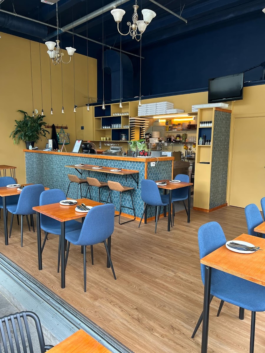 Rugantini's Pizza Bar Photo 8