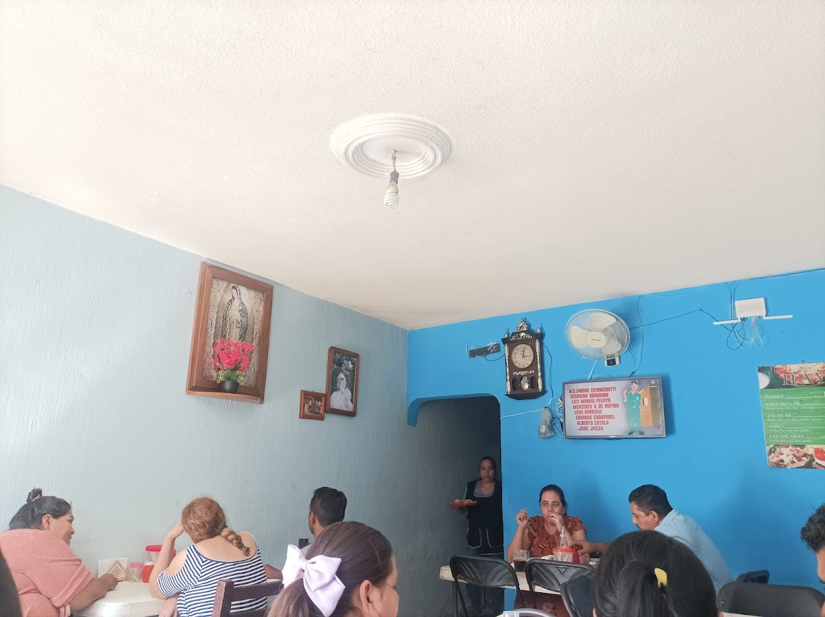 Pozole y antojitos mexicanos Doña Ofe Photo 3