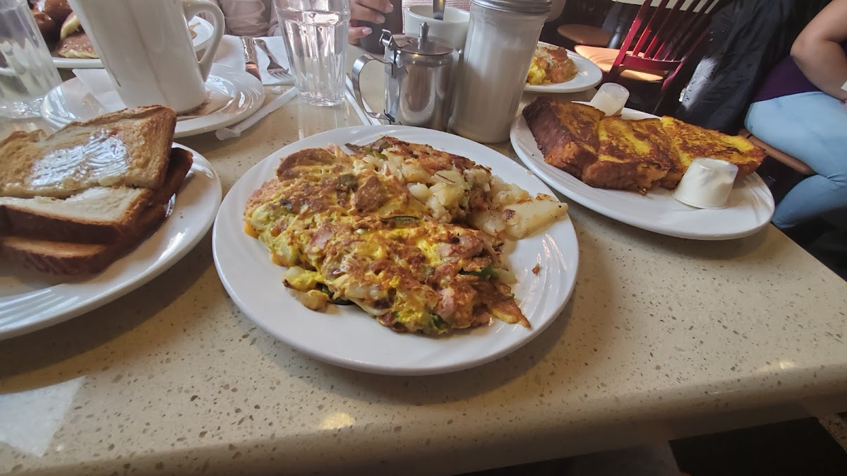 Seven Brothers Diner Photo 10