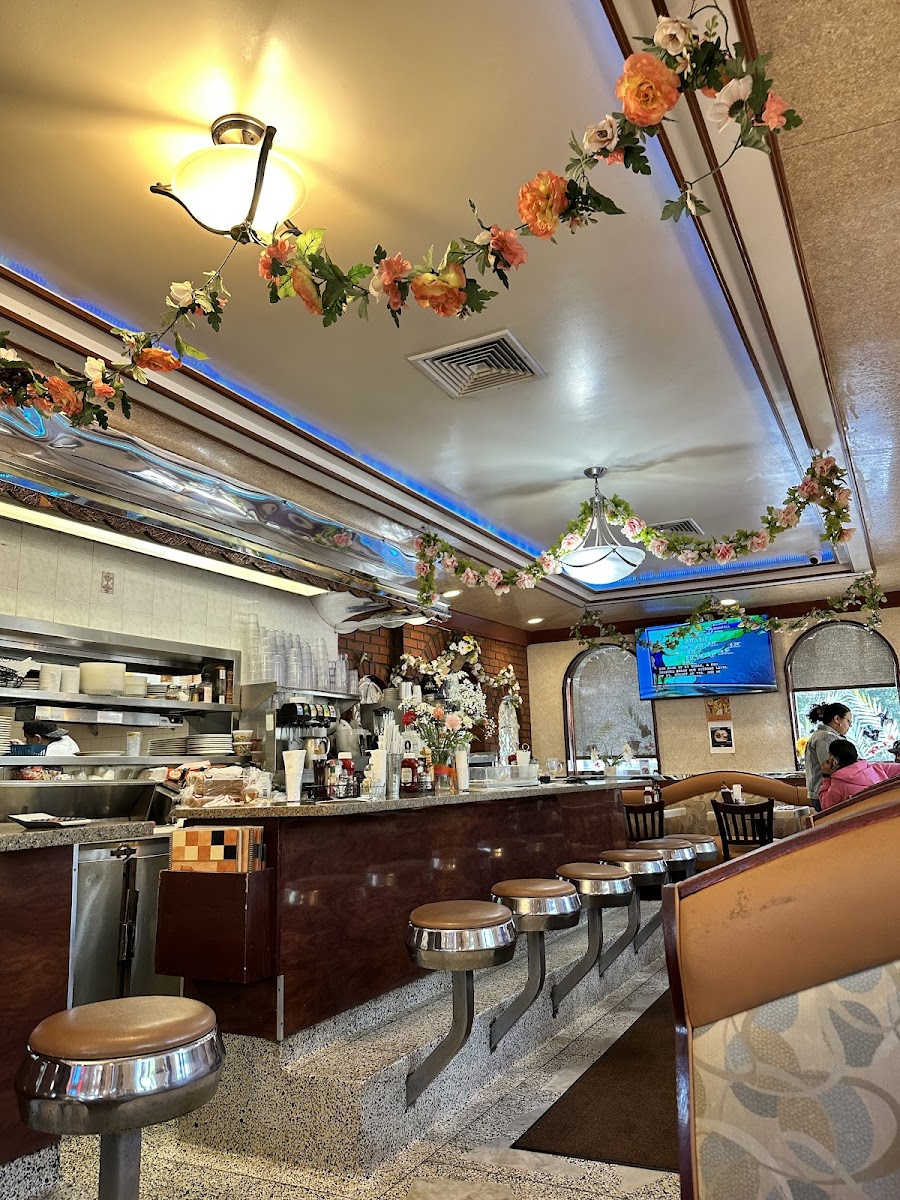 Seven Brothers Diner Photo 3