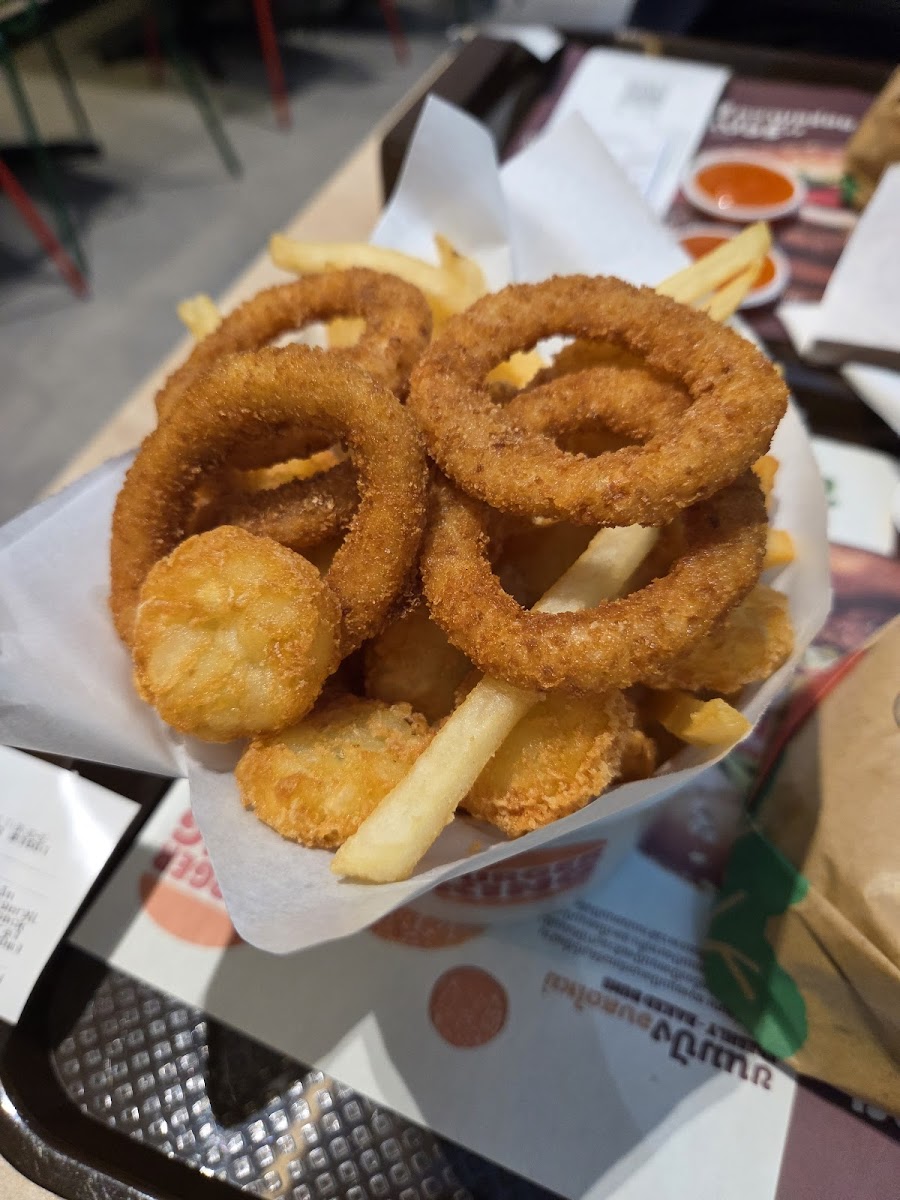 Burger King - Suvarnabhumi Airport T1 Photo 4