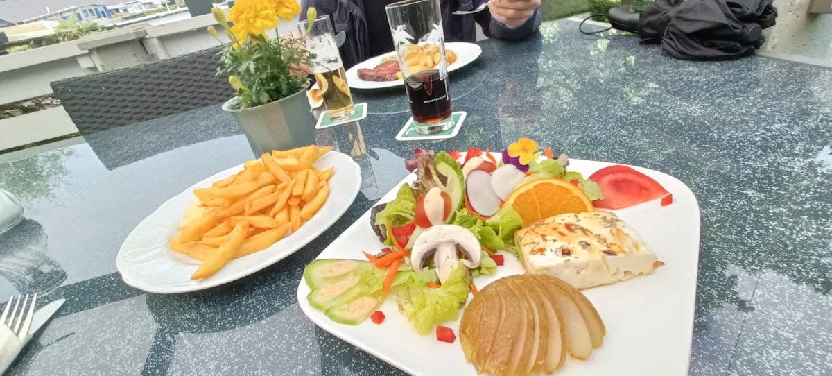 Roger's Restaurant Photo 7