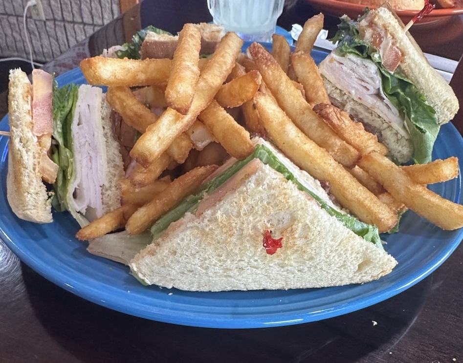 THE ROCK BAR + GRILL Photo 9