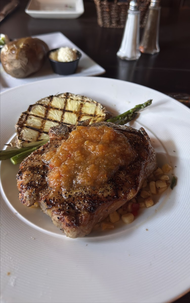 Roosters Steak & Chop House Photo 3