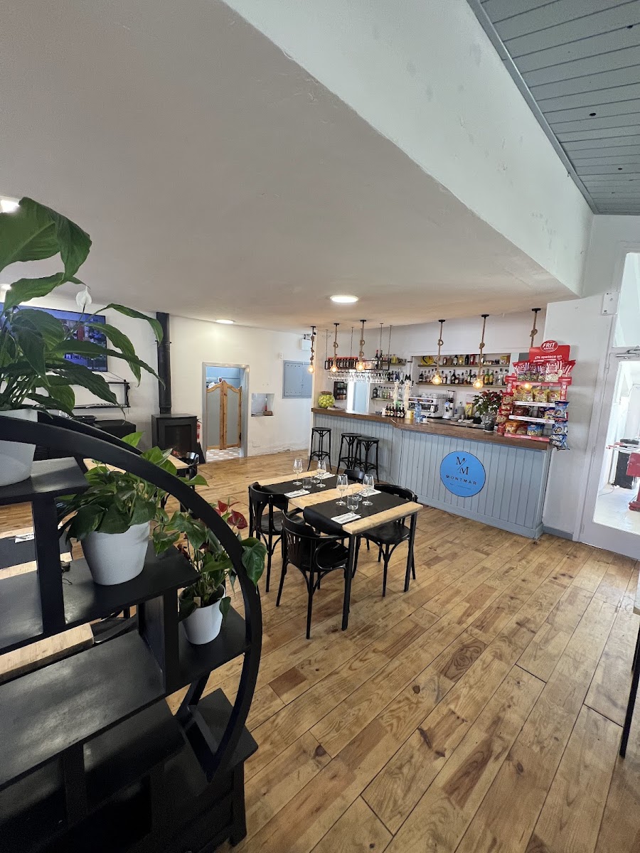 MONTMAR Bar-Restaurant