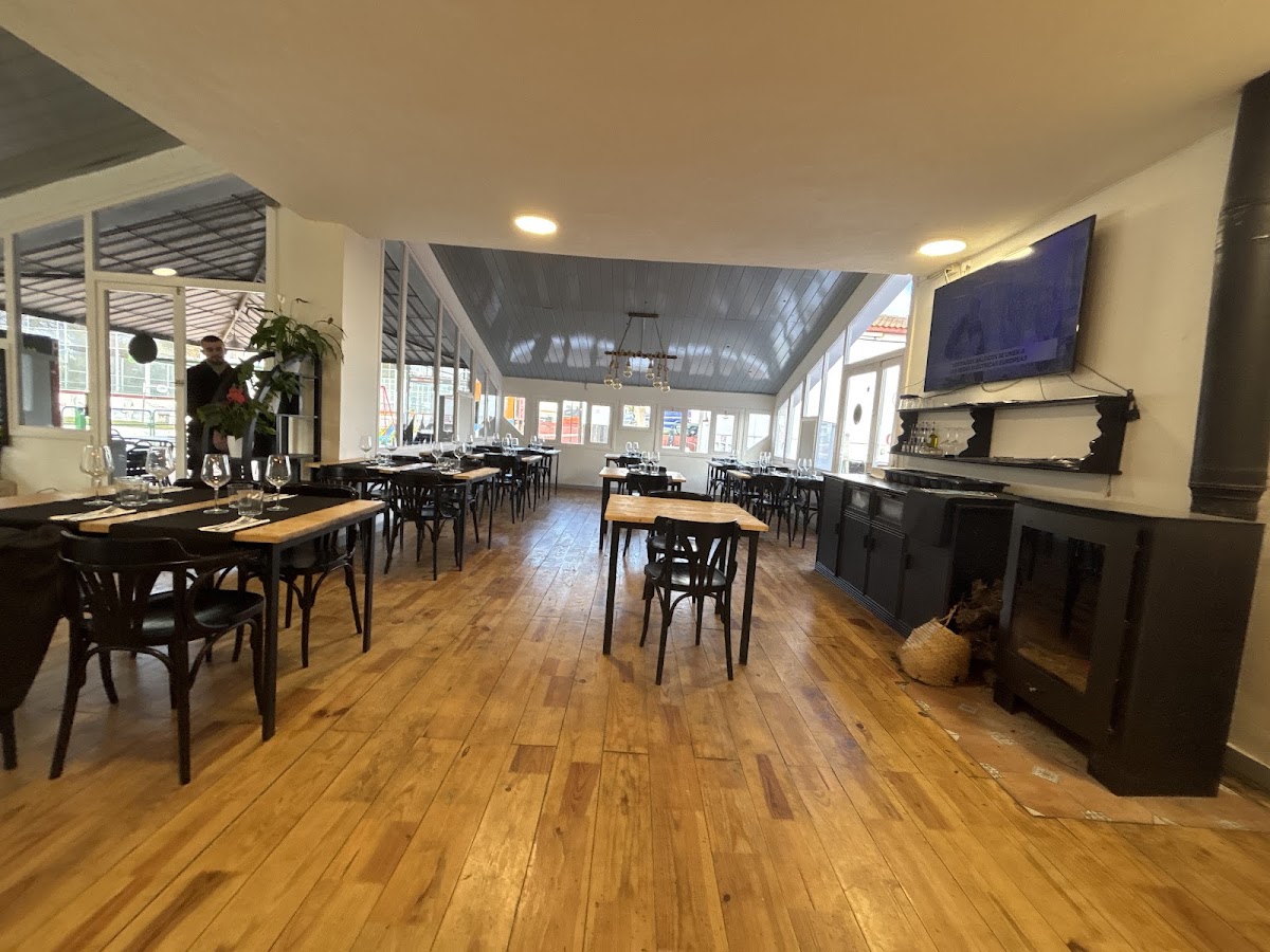MONTMAR Bar-Restaurant Photo 3
