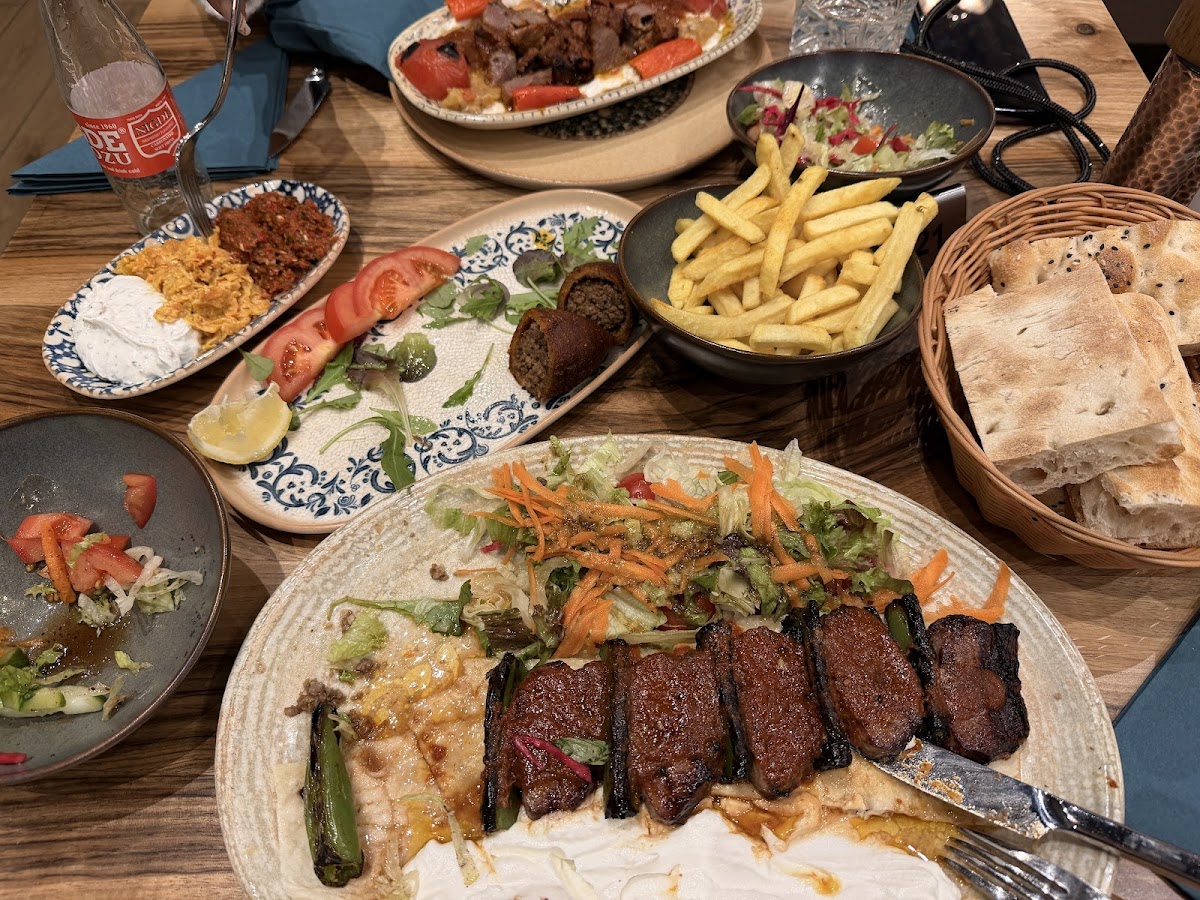 Zoom‘s Yaprak – The Zoom Restaurant Photo 9
