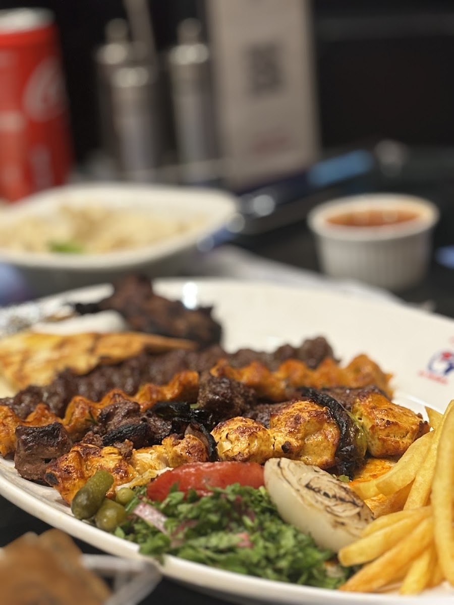 Al Tanour Restaurants Mazaya Photo 3