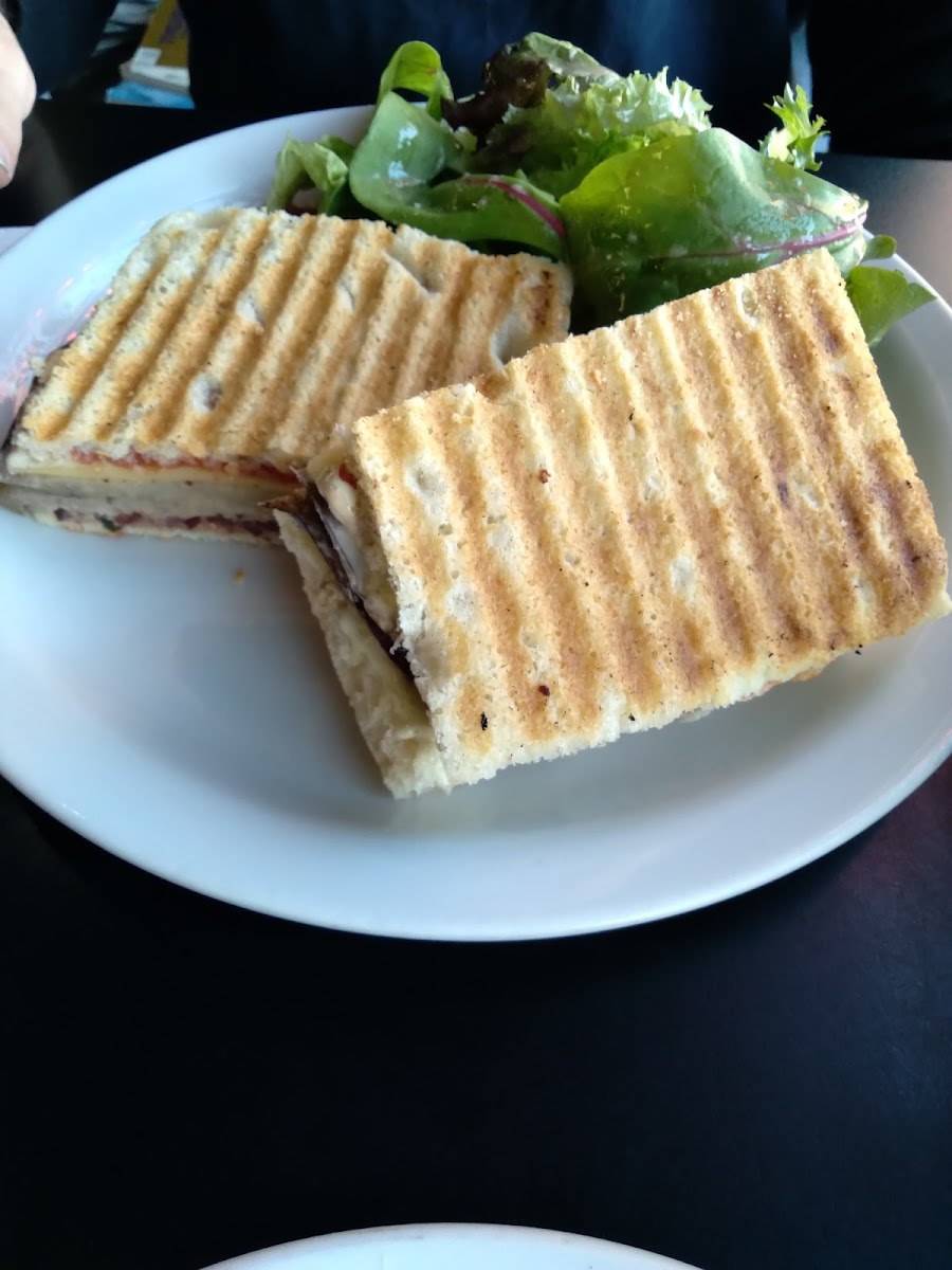 Zola's Cafe Photo 6